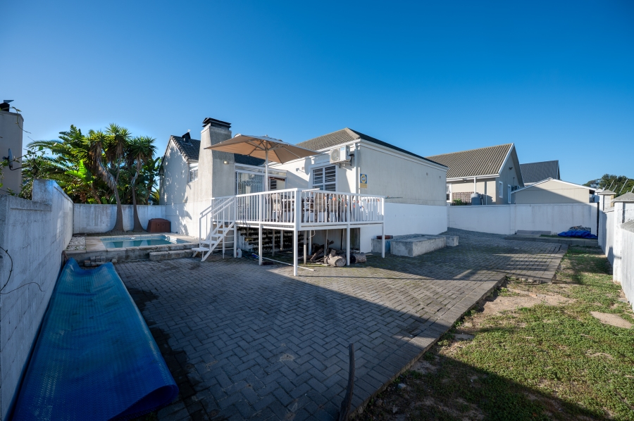 3 Bedroom Property for Sale in Zevenzicht Western Cape